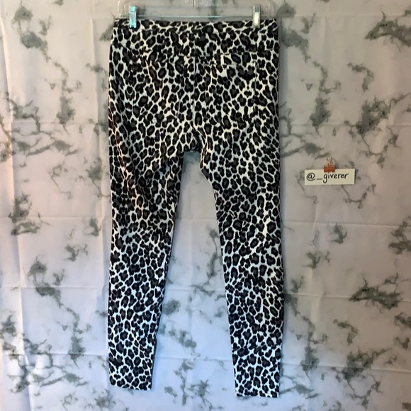 M Hue Snow Leopard Original Jean Patterned Leggings - Picture 8 of 16